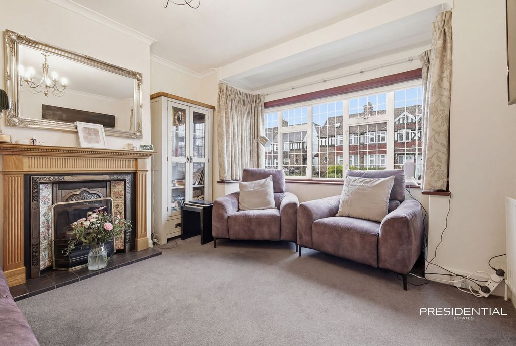 Property photo 2 of 28