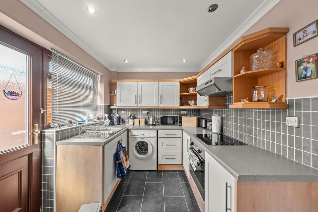 Property photo 3 of 15