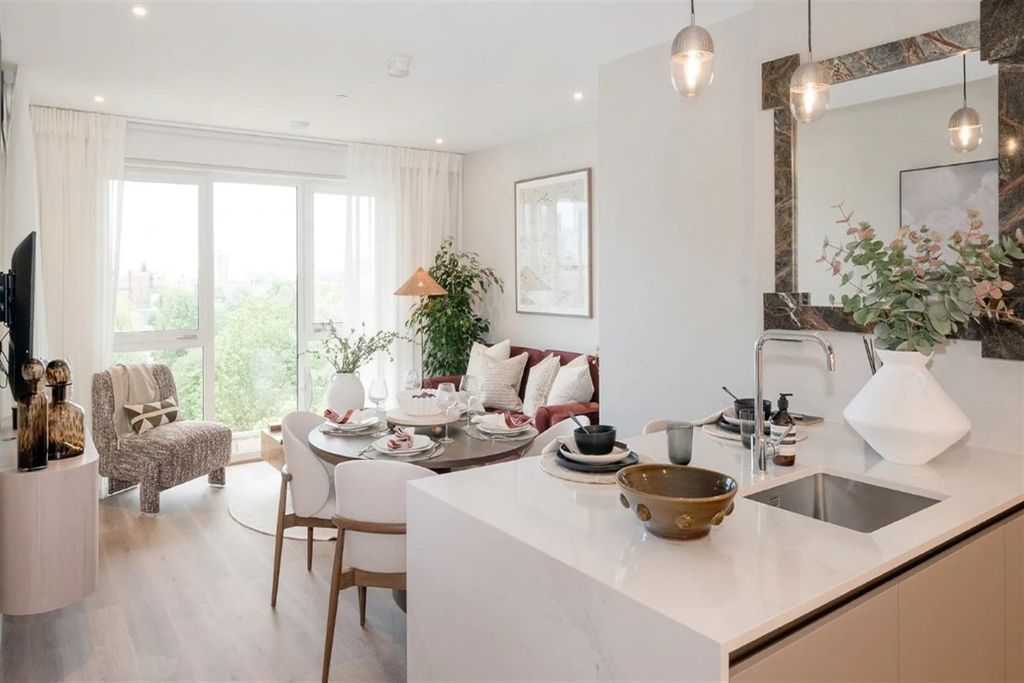 Property photo 1 of 12 (Main)