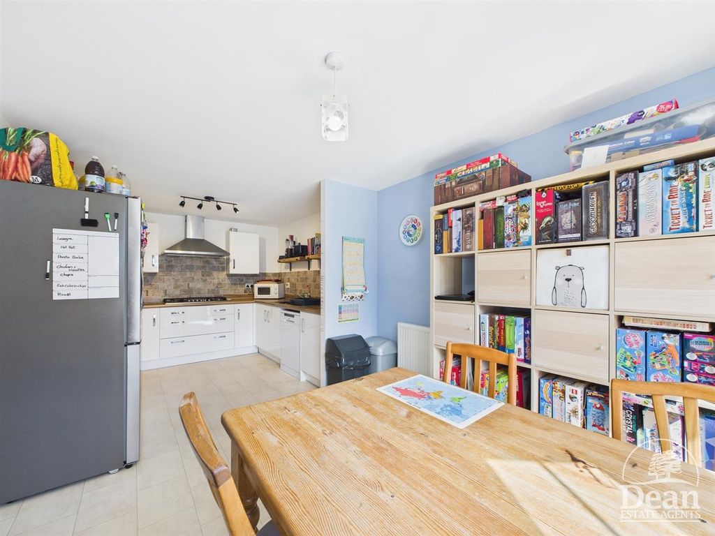 Property photo 3 of 18