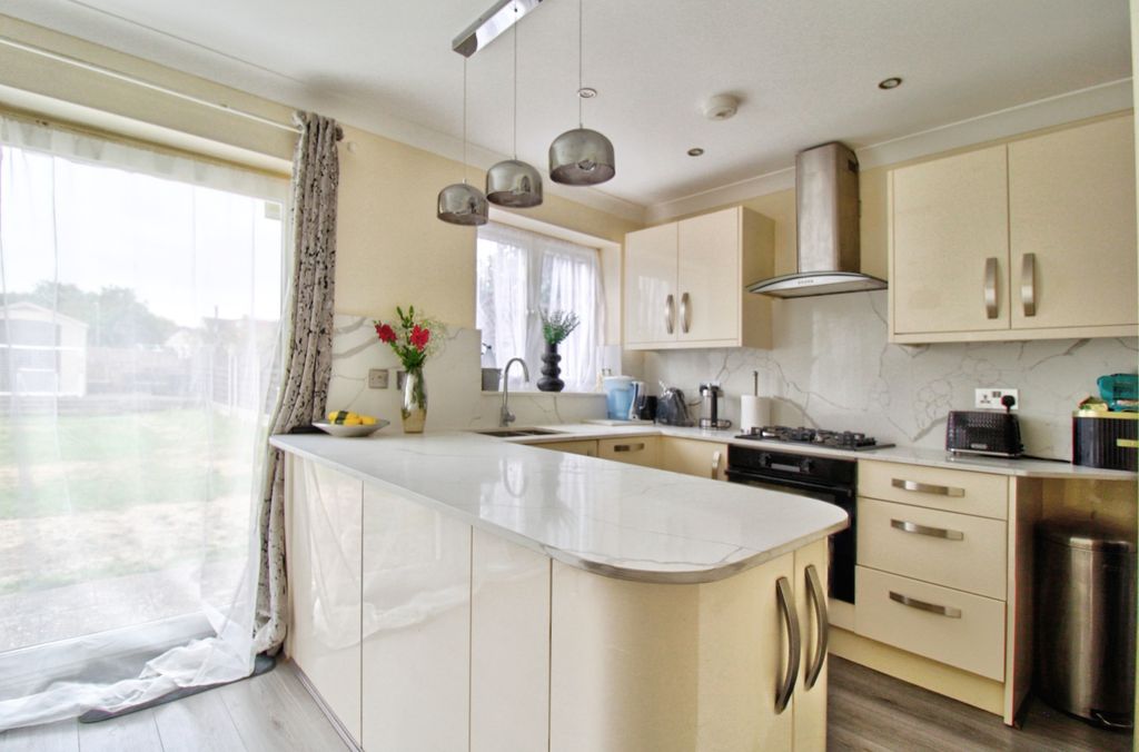 Property photo 3 of 26 16