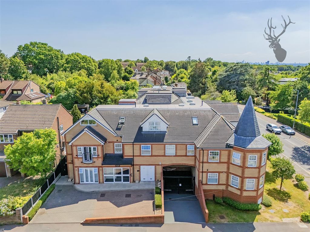 Property photo 1 of 25