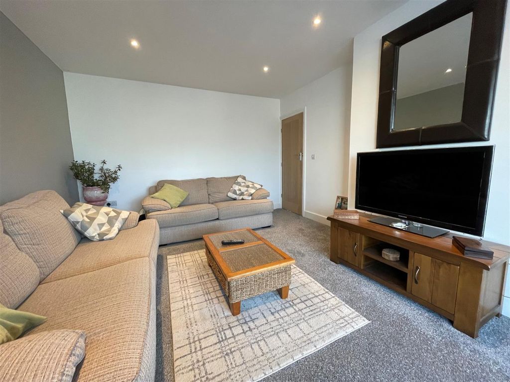 Property photo 2 of 25 11.Jpg