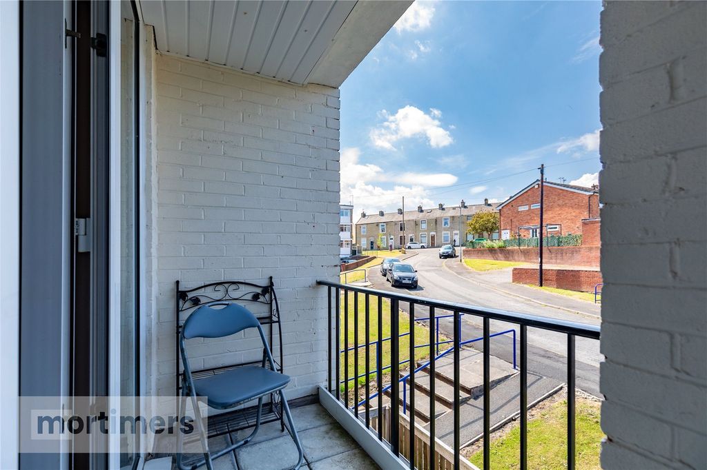 Property photo 3 of 20 Balcony