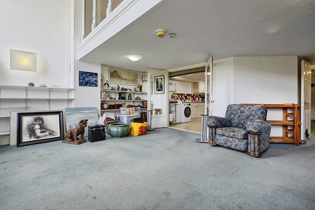 Property photo 3 of 18