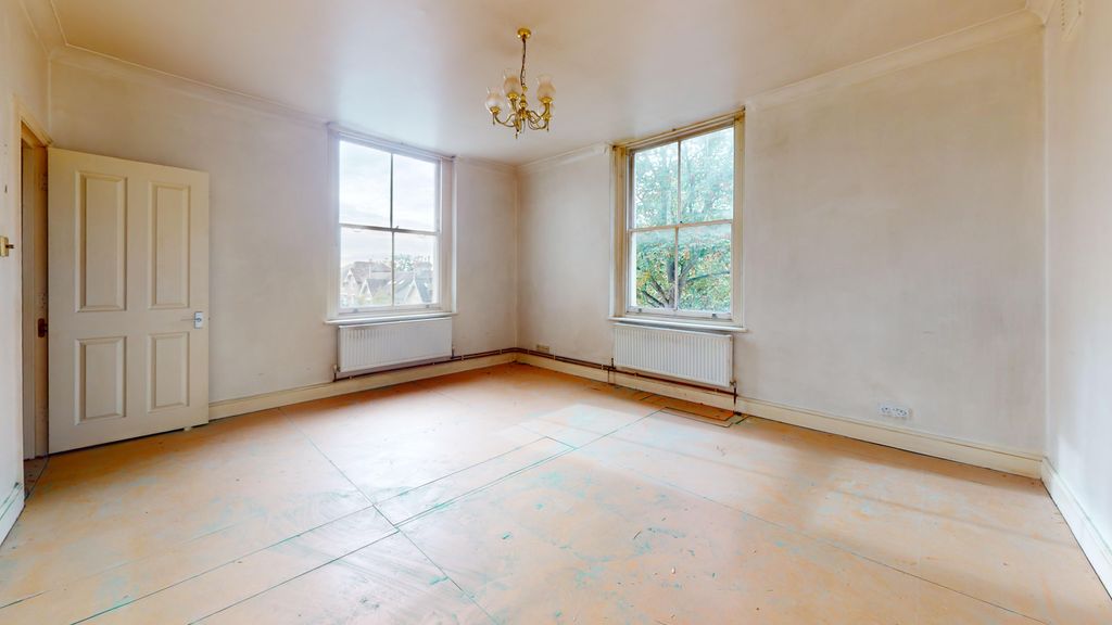 Property photo 2 of 11 Flat F, 99 Belvedere Road, Crystal Palace, London, Se19 2Hy