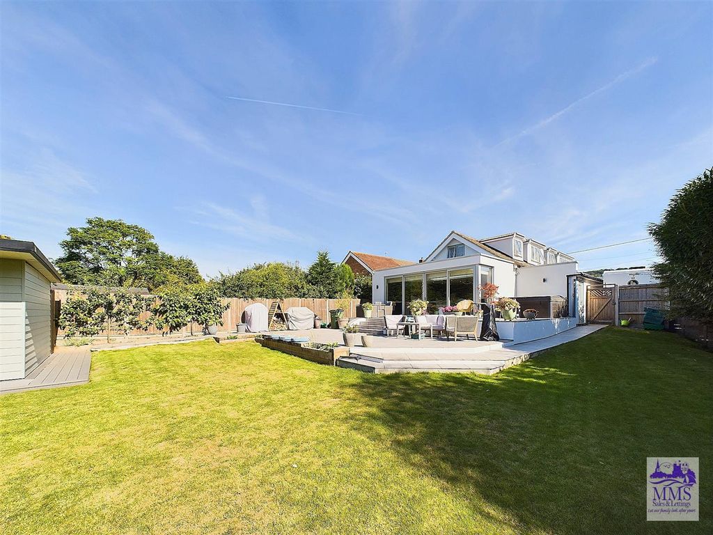 Property photo 2 of 40 Cam02633G0-Pr0171-Still028.Jpg