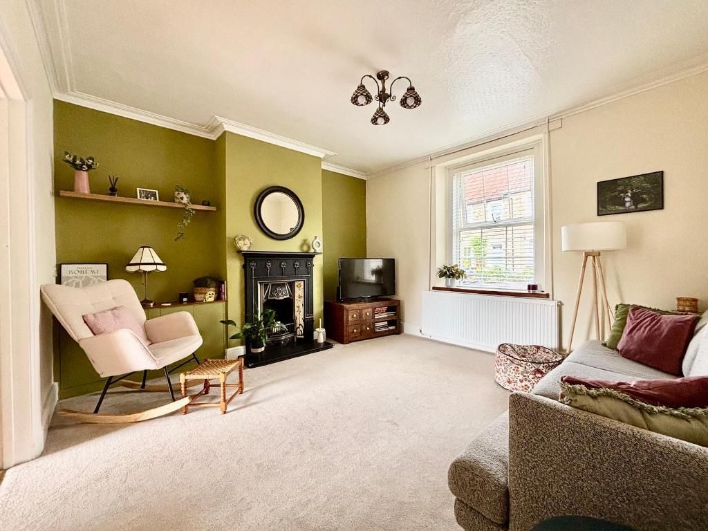 Property photo 2 of 25 Lounge