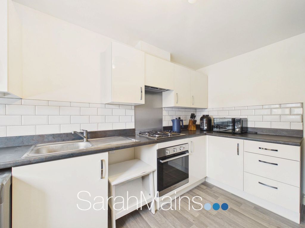 Property photo 2 of 12 Kitchen