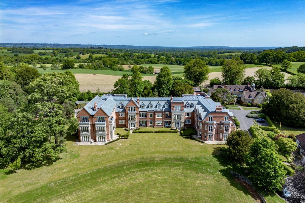 Property photo 1 of 30 Drummond Hall