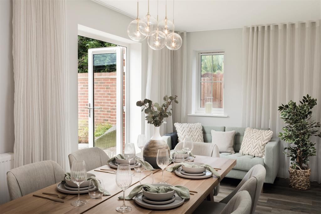 Property photo 1 of 12 Diner Area With French Doors