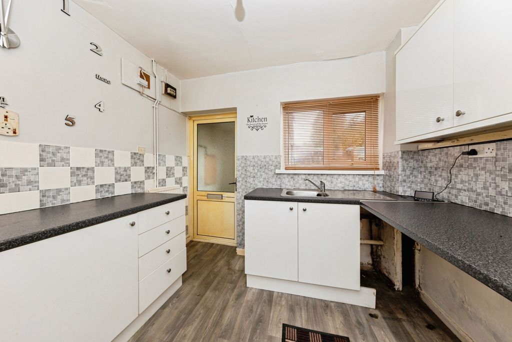 Property photo 2 of 20 Pbox-Img.Jpg