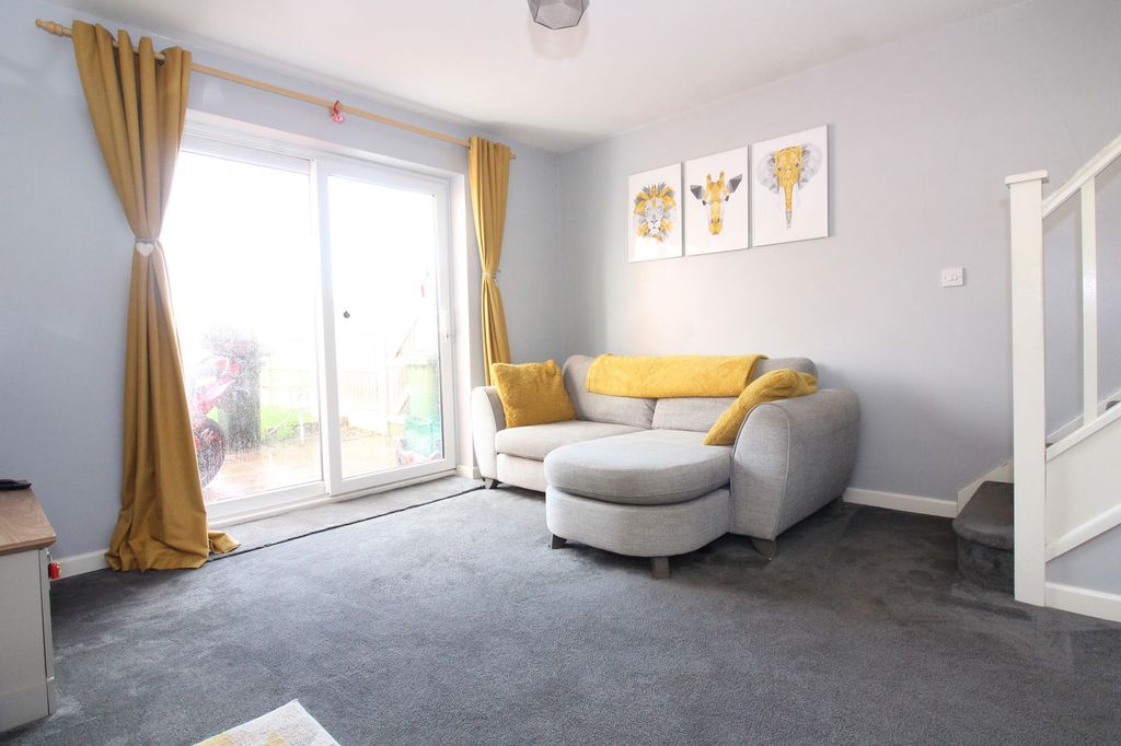 Property photo 3 of 18