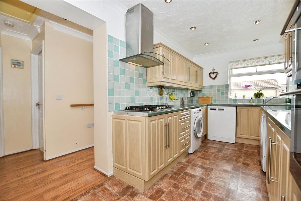 Property photo 3 of 19 58A9Fac1-Kitchen.Jpg