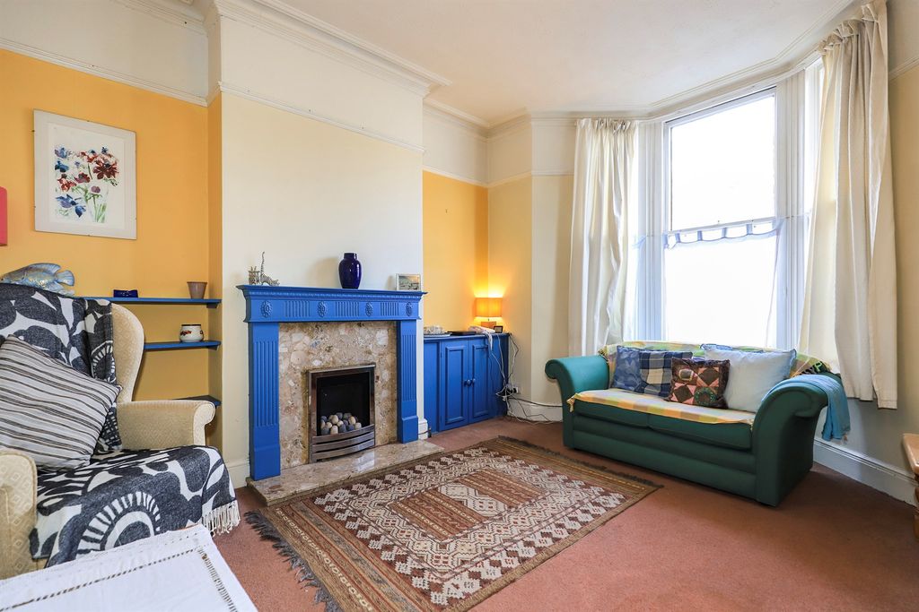 Property photo 3 of 14
