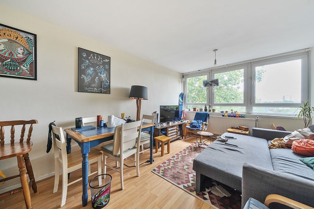 Property photo 2 of 12 4376791