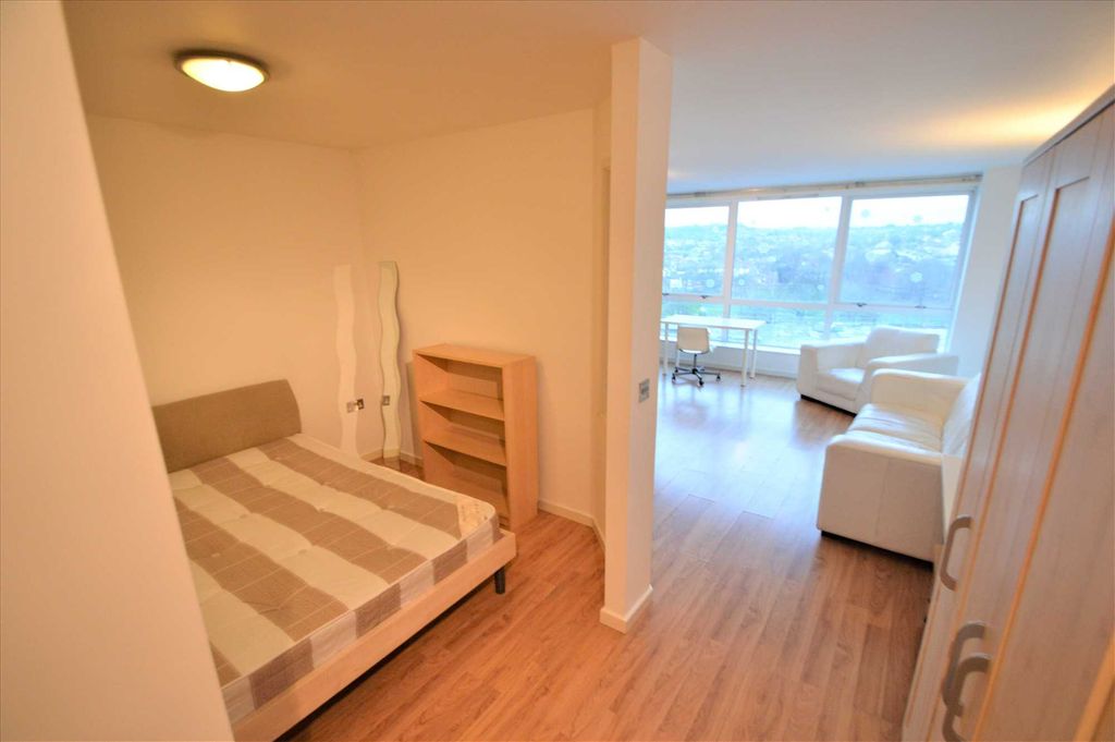 Property photo 3 of 11