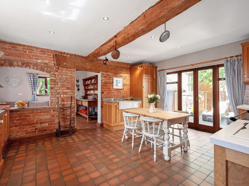 Property photo 2 of 31