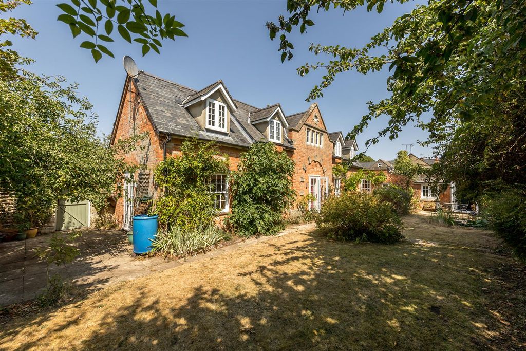 Property photo 1 of 16 A Pretty Edwardian House