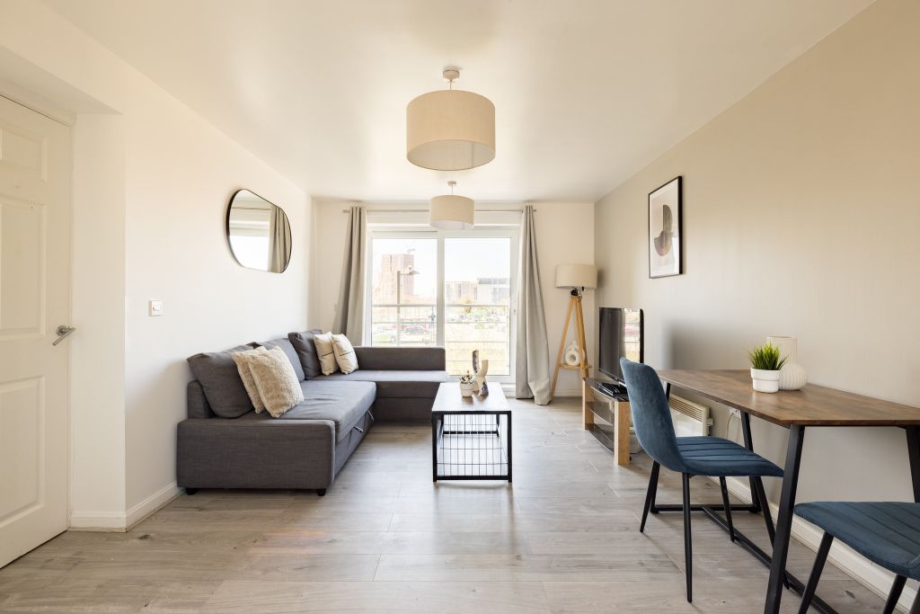 Property photo 1 of 24 Living Room