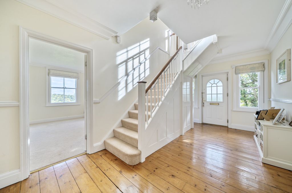 Property photo 3 of 45 Hallway