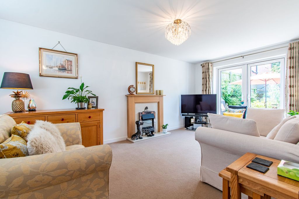 Property photo 2 of 17