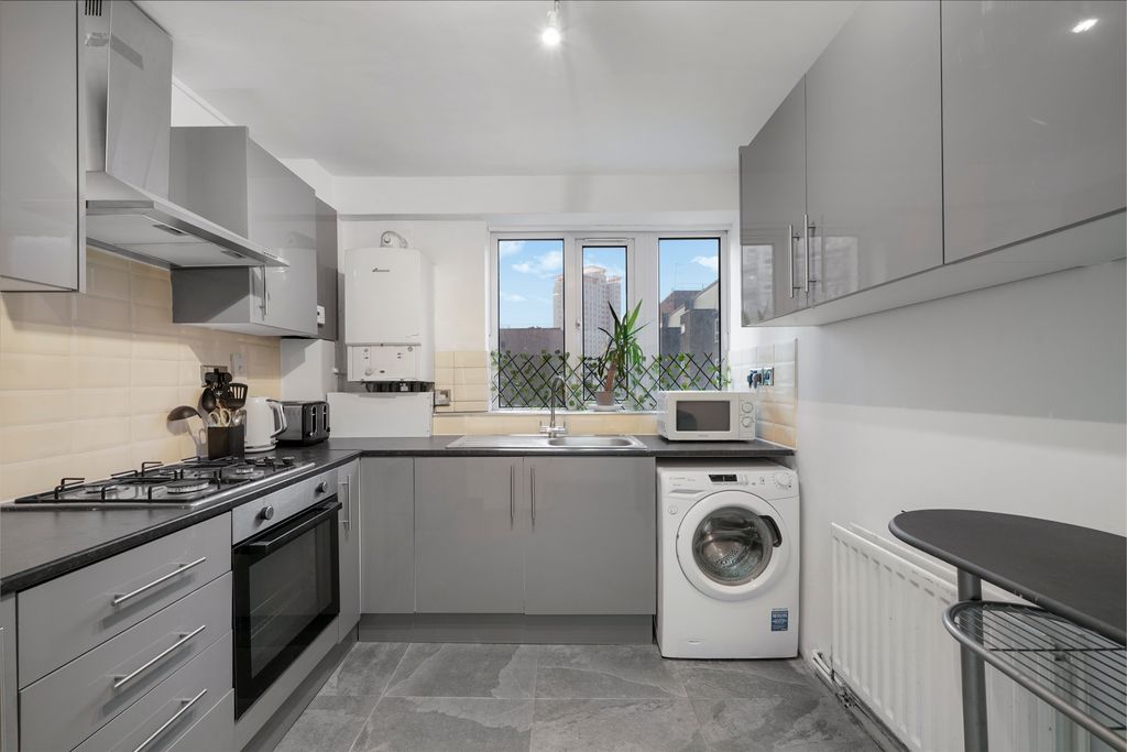 Property photo 2 of 5