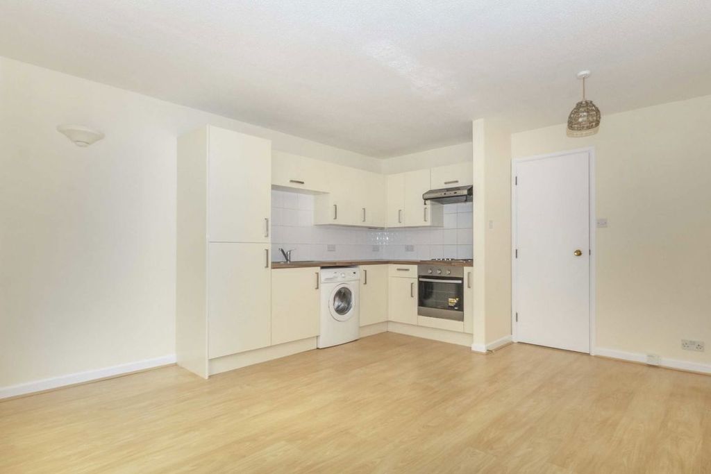 Property photo 3 of 4