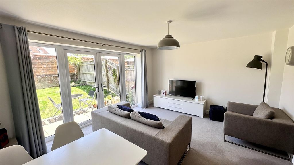 Property photo 2 of 6 Img_4402.Jpg