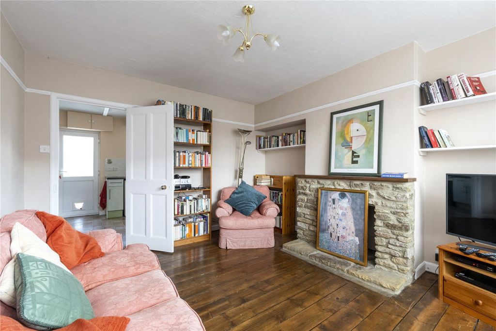 Property photo 2 of 13 Picture No. 18