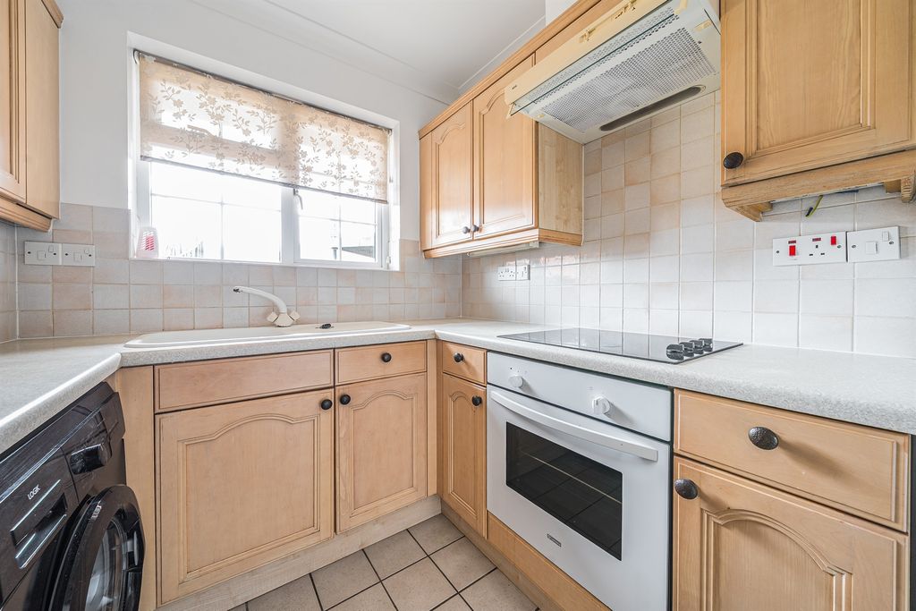 Property photo 2 of 12