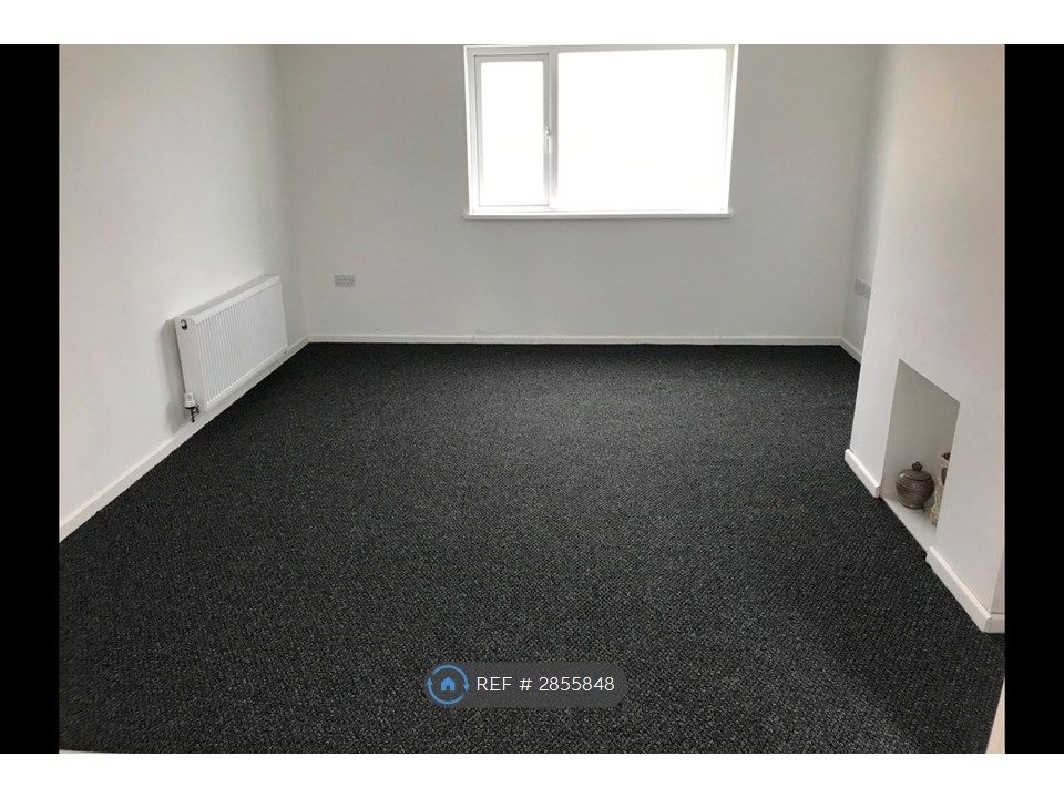 Property photo 2 of 16 Living Room