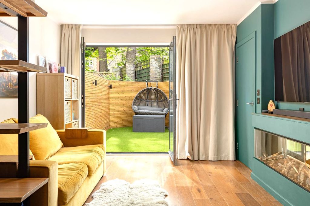 Property photo 2 of 12