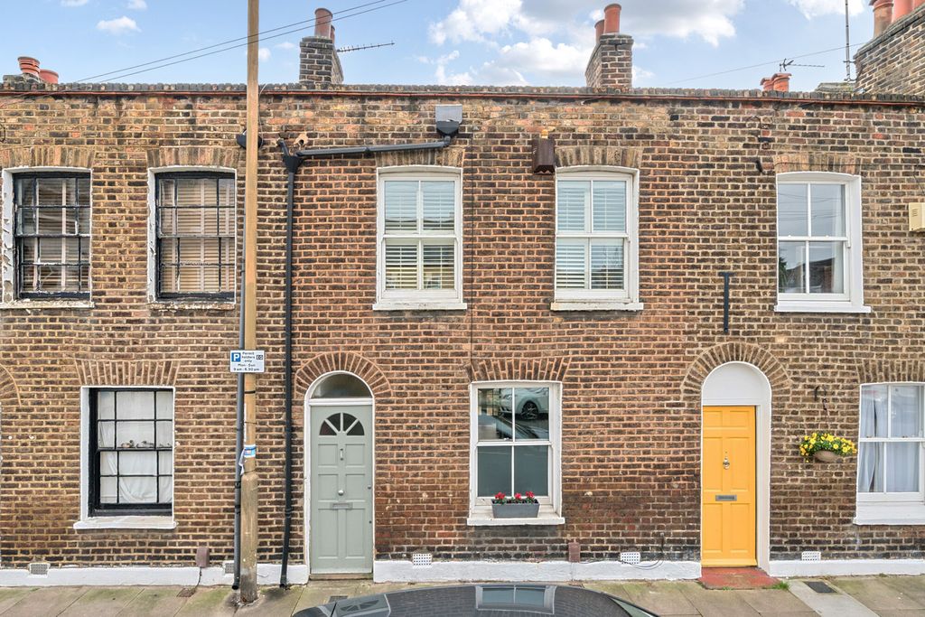 Property photo 1 of 17 1415890-16-699594...