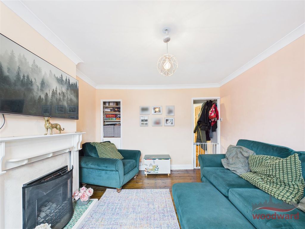 Property photo 3 of 15 Living Room