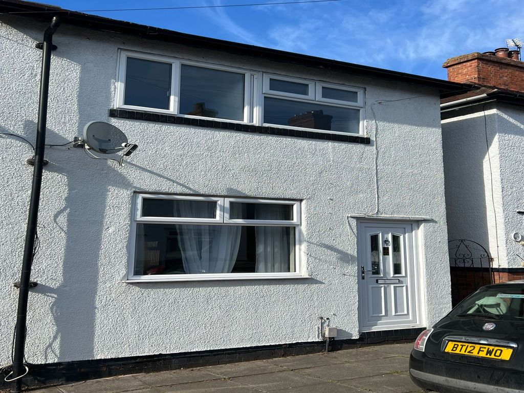 Property photo 1 of 11 Coronation Street-Front