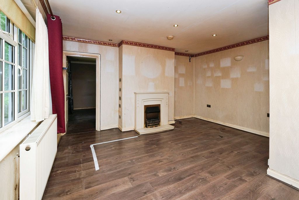 Property photo 2 of 11 Pbox-Img.Jpg