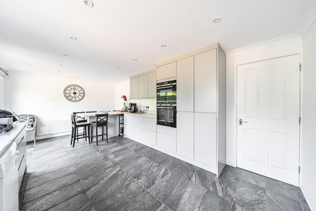 Property photo 3 of 15 1487637-14-6A5E2d30c3ce7.Jpg
