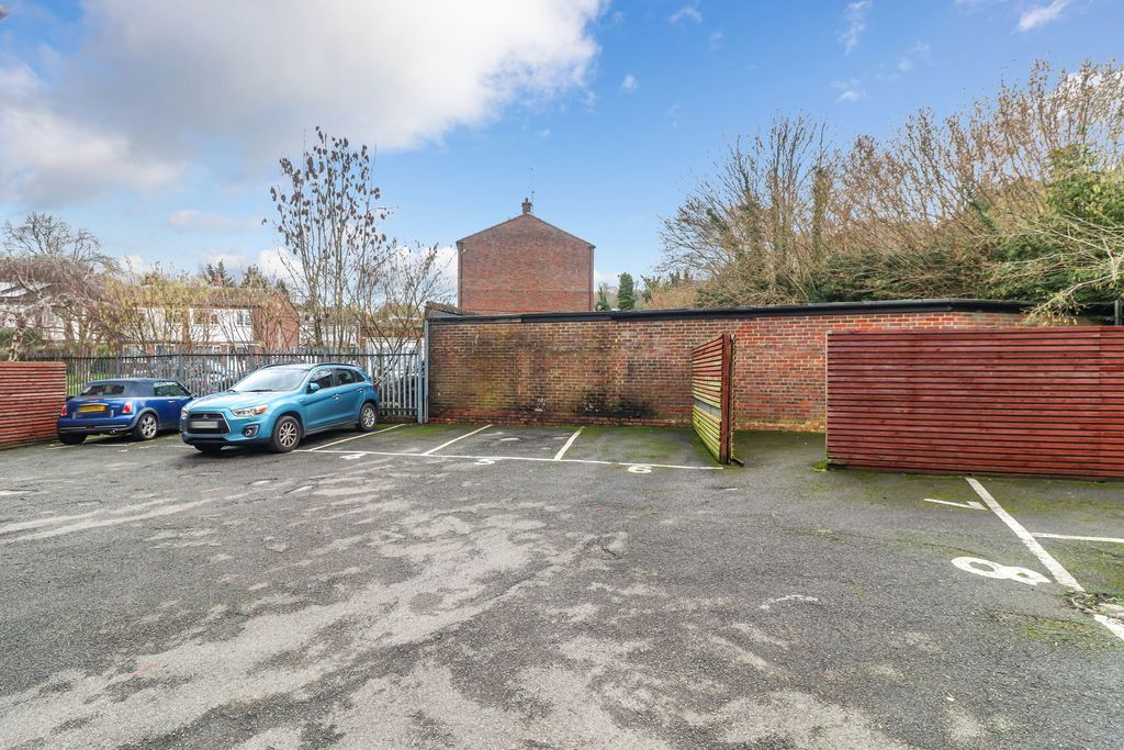 Additional image 12 of 2 bed flat for saleNashleigh Court, Severalls Avenue, Chesham HP5