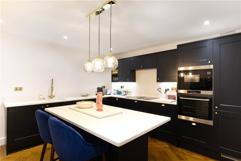 Property photo 2 of 19 Picture No. 14