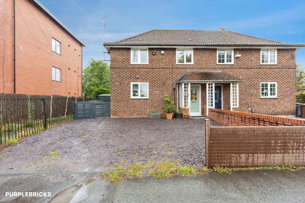 Property photo 2 of 27