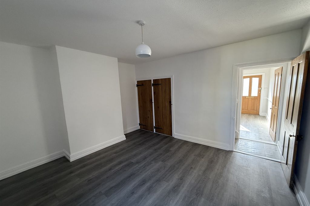 Property photo 3 of 8 Dining Room