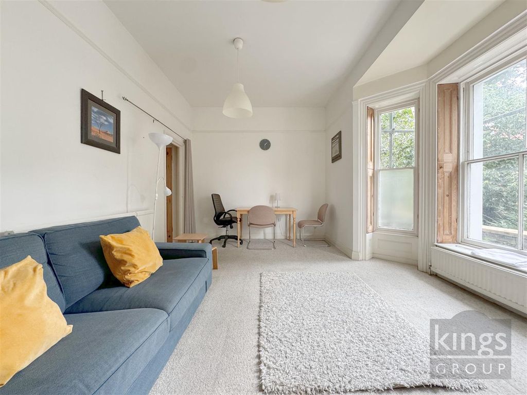Property photo 3 of 9