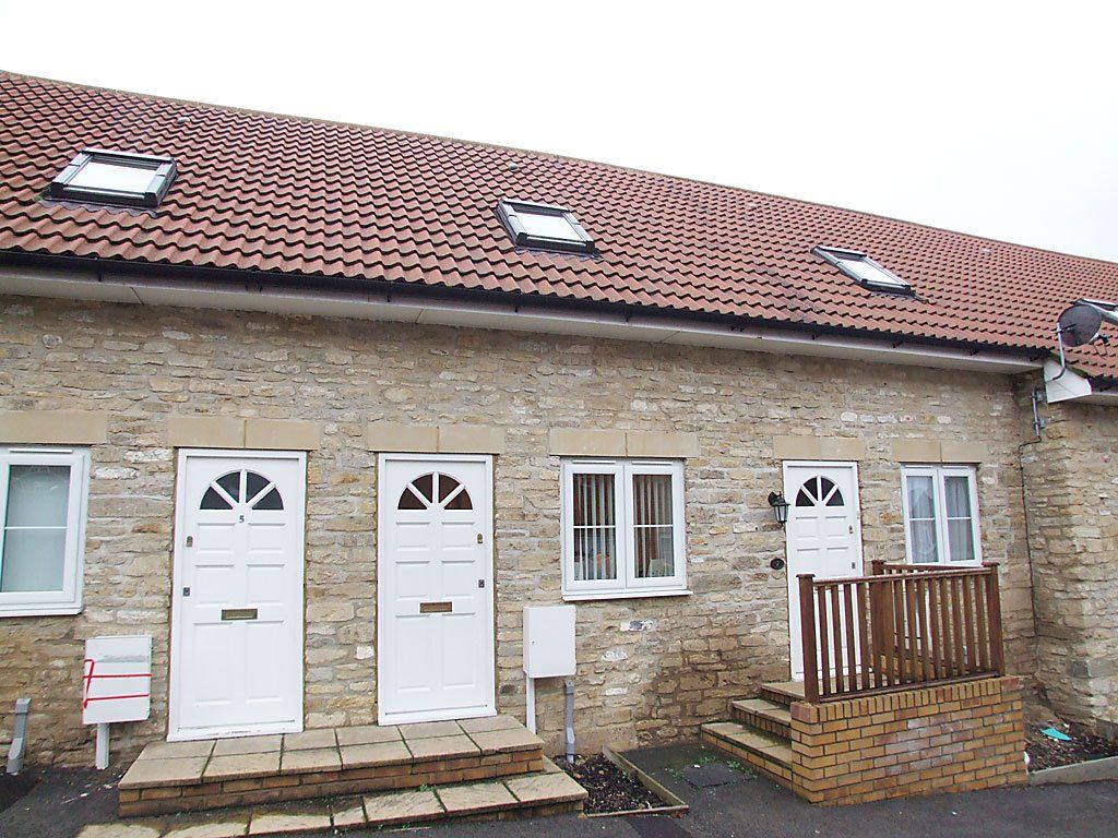 Property photo 1 of 7 Front