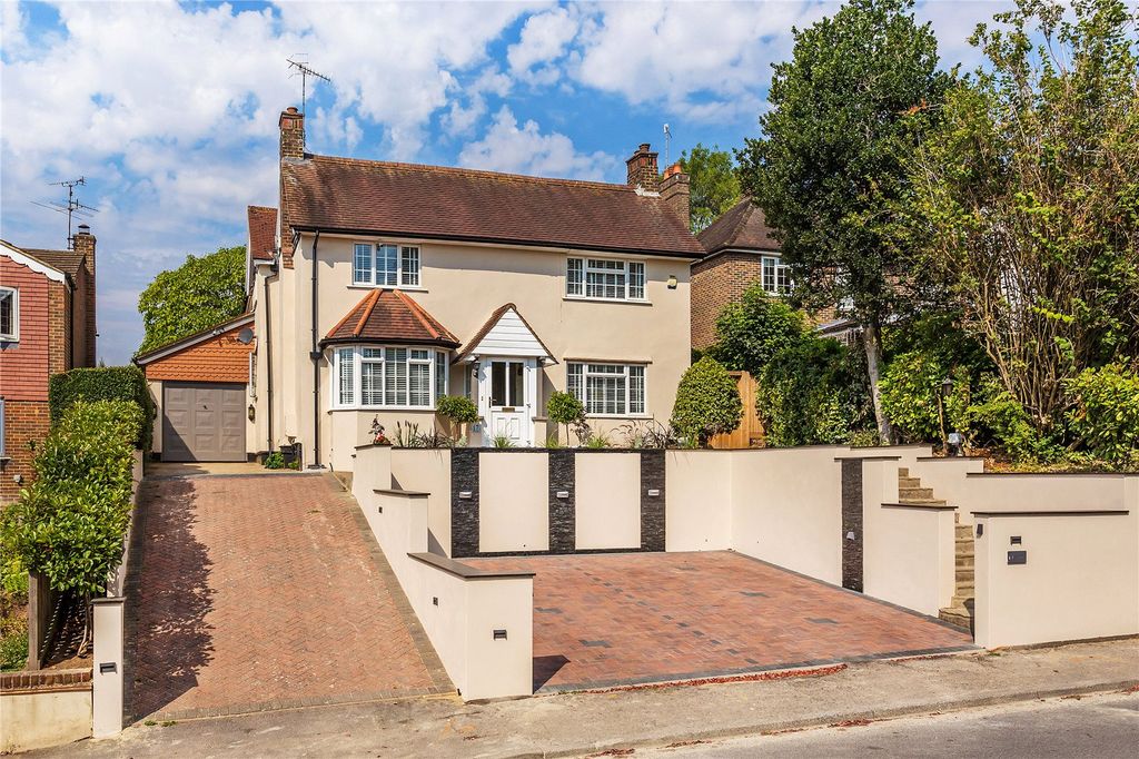 Property photo 1 of 19 Front Exterior