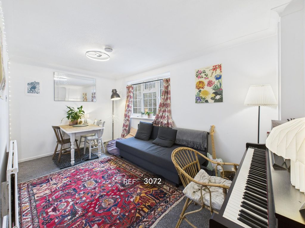 Property photo 1 of 16 Living/Dining Room
