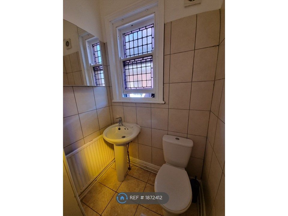 Property photo 3 of 6 Bathroom