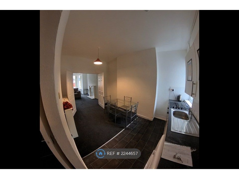 Property photo 2 of 9 Kitchen
