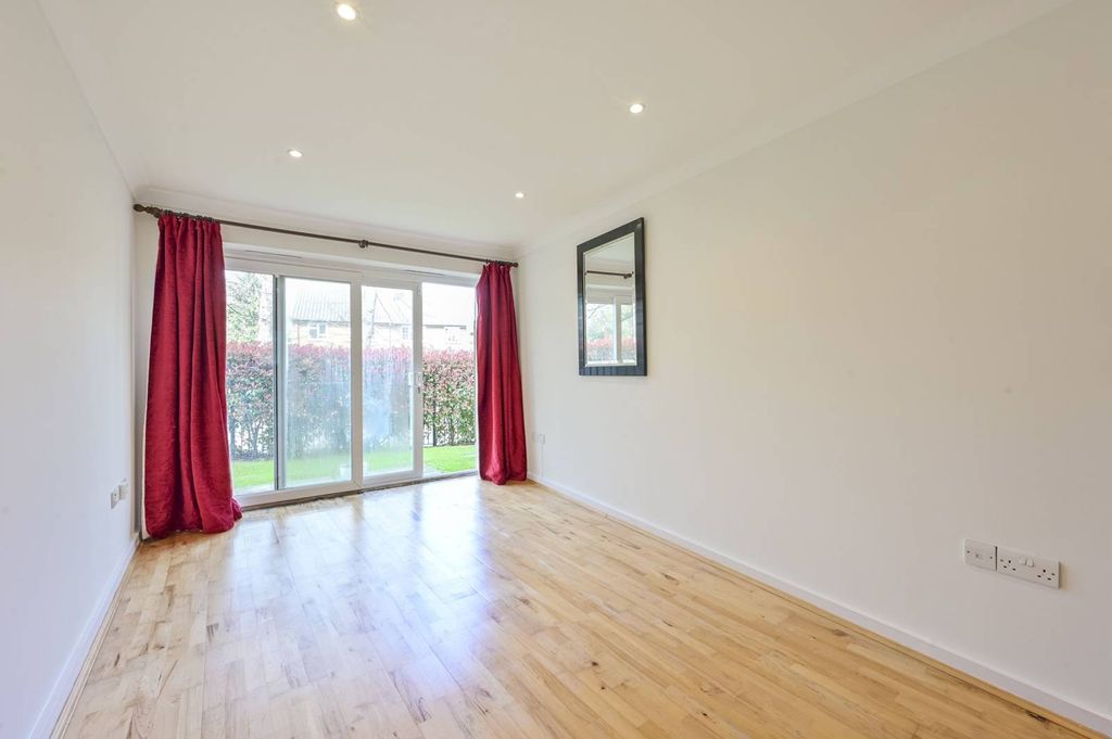 Property photo 3 of 14