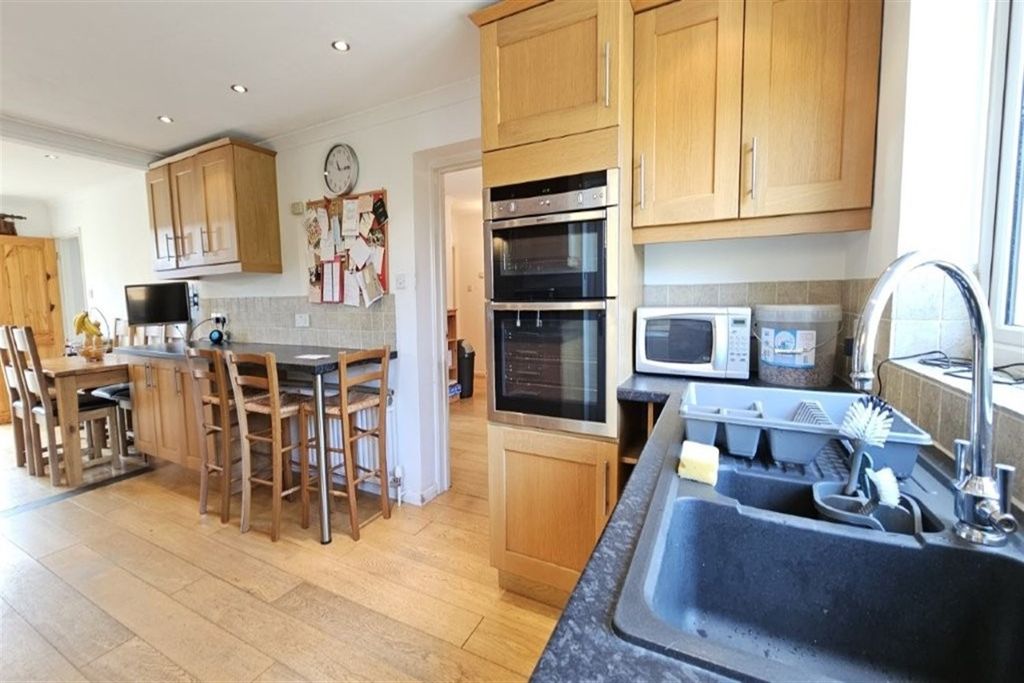Property photo 2 of 22 Kitchen